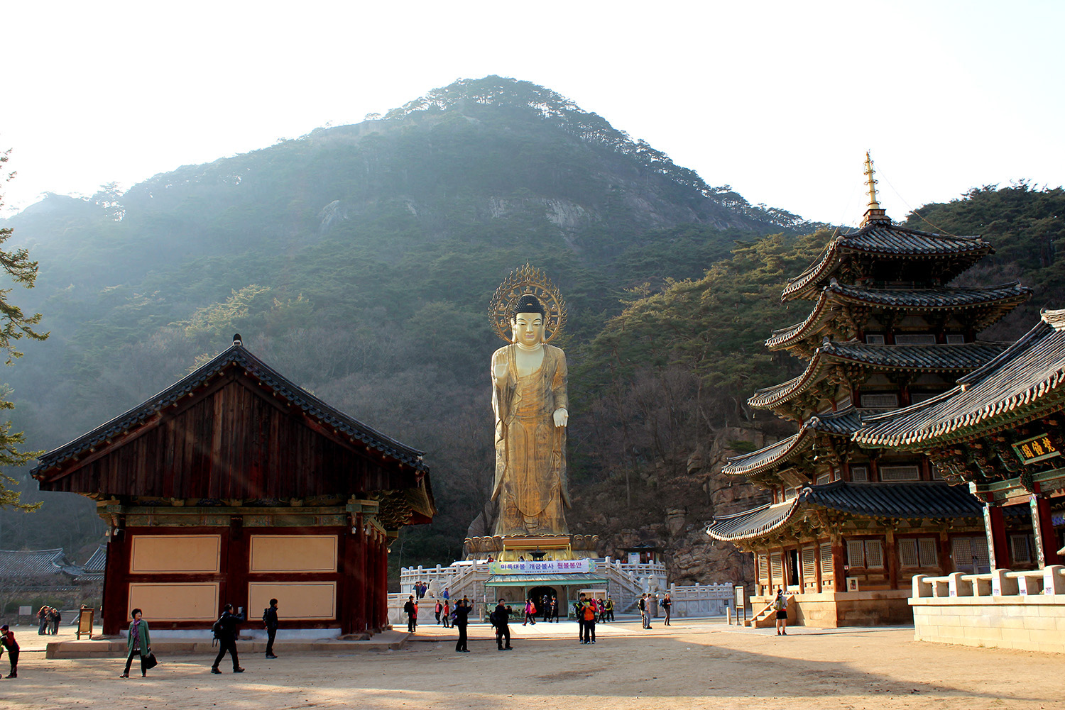 https://mdw-travel-data-us-east-1.s3.amazonaws.com/img/country/South-Korea/Songnisan-National-Park/img_00.jpg