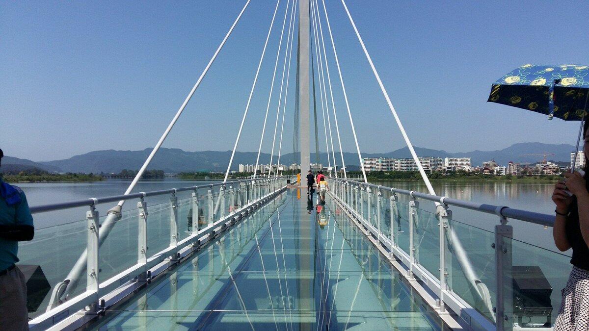 https://mdw-travel-data-us-east-1.s3.amazonaws.com/img/country/South-Korea/Soyanggang-Skywalk/img_03.jpg