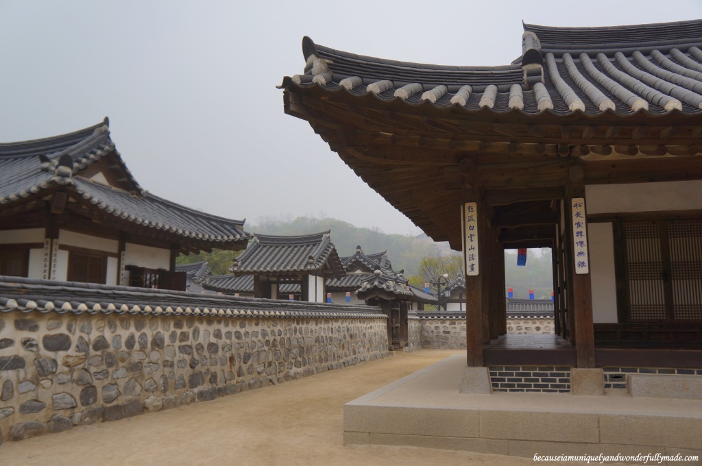 https://mdw-travel-data-us-east-1.s3.amazonaws.com/img/country/South-Korea/Suamgol-Village/img_02.jpg