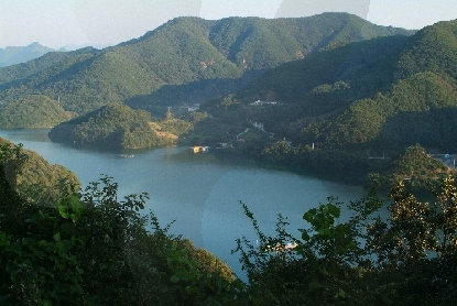 https://mdw-travel-data-us-east-1.s3.amazonaws.com/img/country/South-Korea/Suanbo-Hot-Springs/img_00.jpg