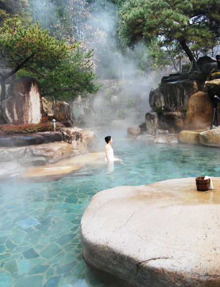 https://mdw-travel-data-us-east-1.s3.amazonaws.com/img/country/South-Korea/Suanbo-Hot-Springs/img_03.jpg