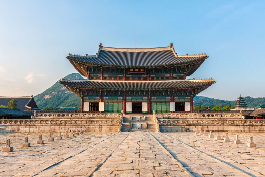 https://mdw-travel-data-us-east-1.s3.amazonaws.com/img/country/South-Korea/Sueun-Noeulbit-High-Land/img_02.jpg