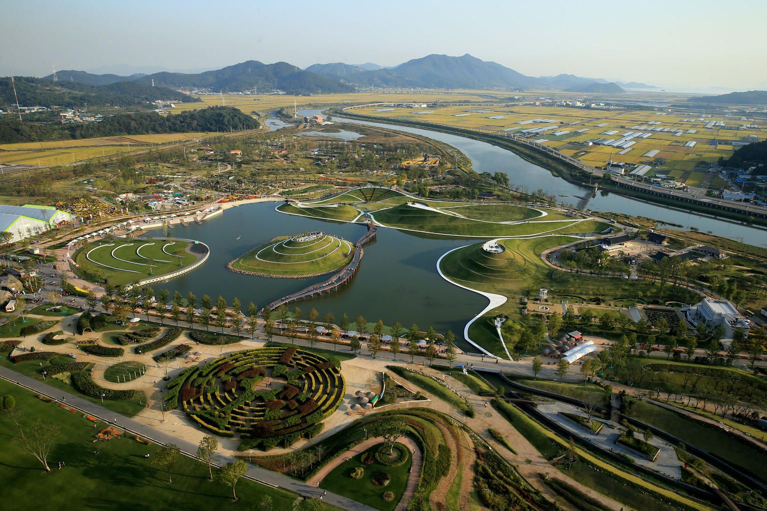 https://mdw-travel-data-us-east-1.s3.amazonaws.com/img/country/South-Korea/Suncheon-Bonsai-Garden/img_03.jpg