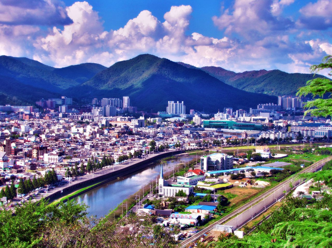 https://mdw-travel-data-us-east-1.s3.amazonaws.com/img/country/South-Korea/Suncheon-Peace-Park/img_01.jpg