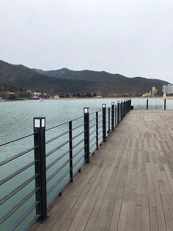 https://mdw-travel-data-us-east-1.s3.amazonaws.com/img/country/South-Korea/Suseongmot-Lake/img_02.jpg