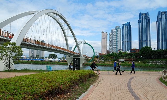https://mdw-travel-data-us-east-1.s3.amazonaws.com/img/country/South-Korea/Taehwa-River-Citizens-Park/img_01.jpg