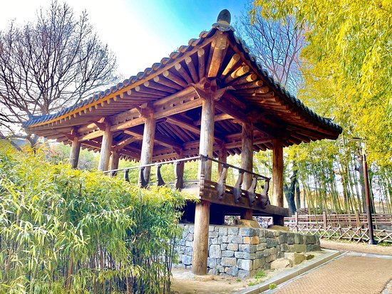 https://mdw-travel-data-us-east-1.s3.amazonaws.com/img/country/South-Korea/Taehwagang-National-Garden/img_01.jpg