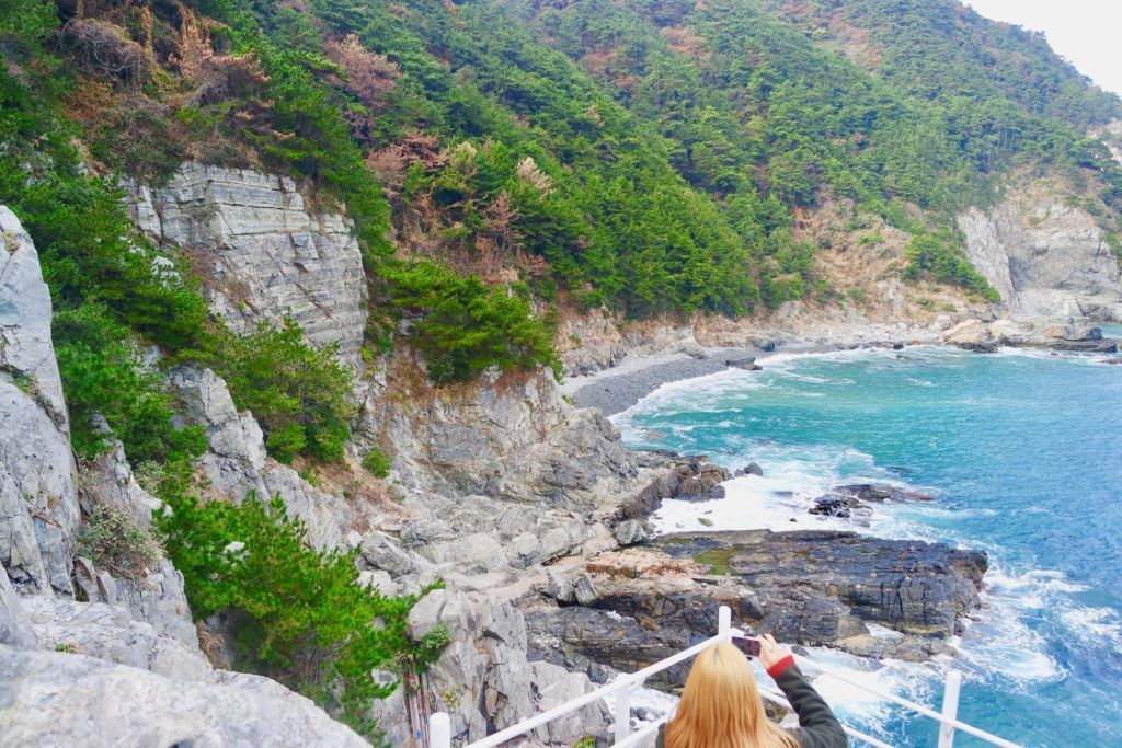 https://mdw-travel-data-us-east-1.s3.amazonaws.com/img/country/South-Korea/Taejongdae-Park/img_02.jpg
