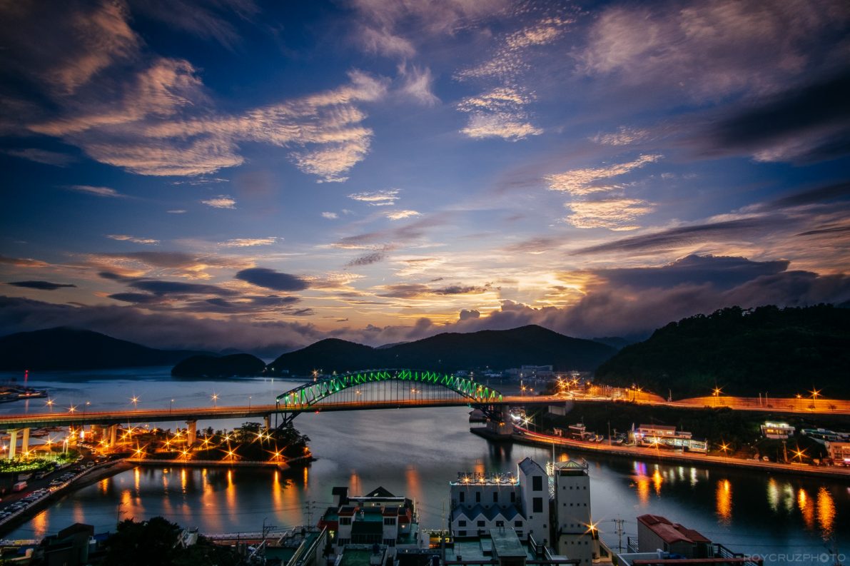 https://mdw-travel-data-us-east-1.s3.amazonaws.com/img/country/South-Korea/Tongyeong-Bridge/img_00.jpg