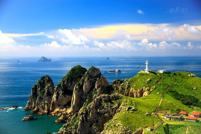 https://mdw-travel-data-us-east-1.s3.amazonaws.com/img/country/South-Korea/Tongyeong-Cable-Car-Upper-Station/img_02.jpg