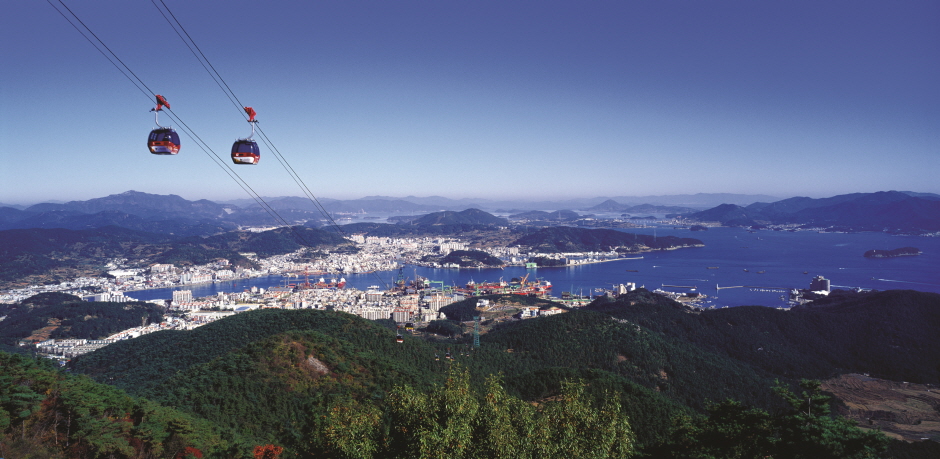 https://mdw-travel-data-us-east-1.s3.amazonaws.com/img/country/South-Korea/Tongyeong-Marine-Cable-Car/img_00.jpg