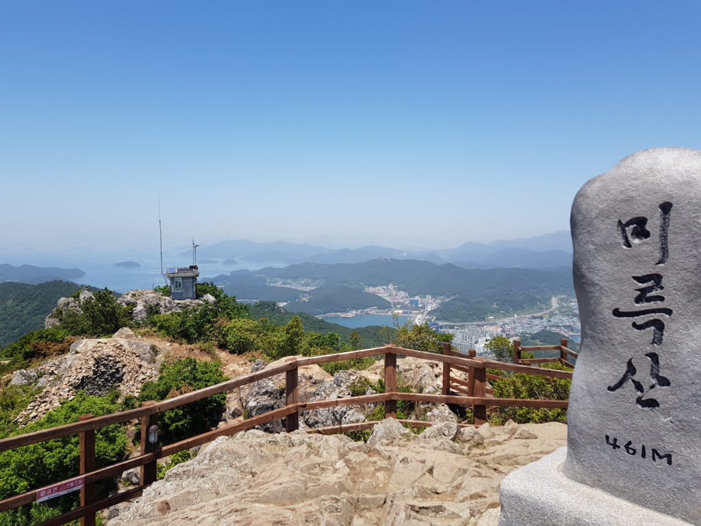 https://mdw-travel-data-us-east-1.s3.amazonaws.com/img/country/South-Korea/Tongyeong-Marine-Cable-Car/img_03.jpg