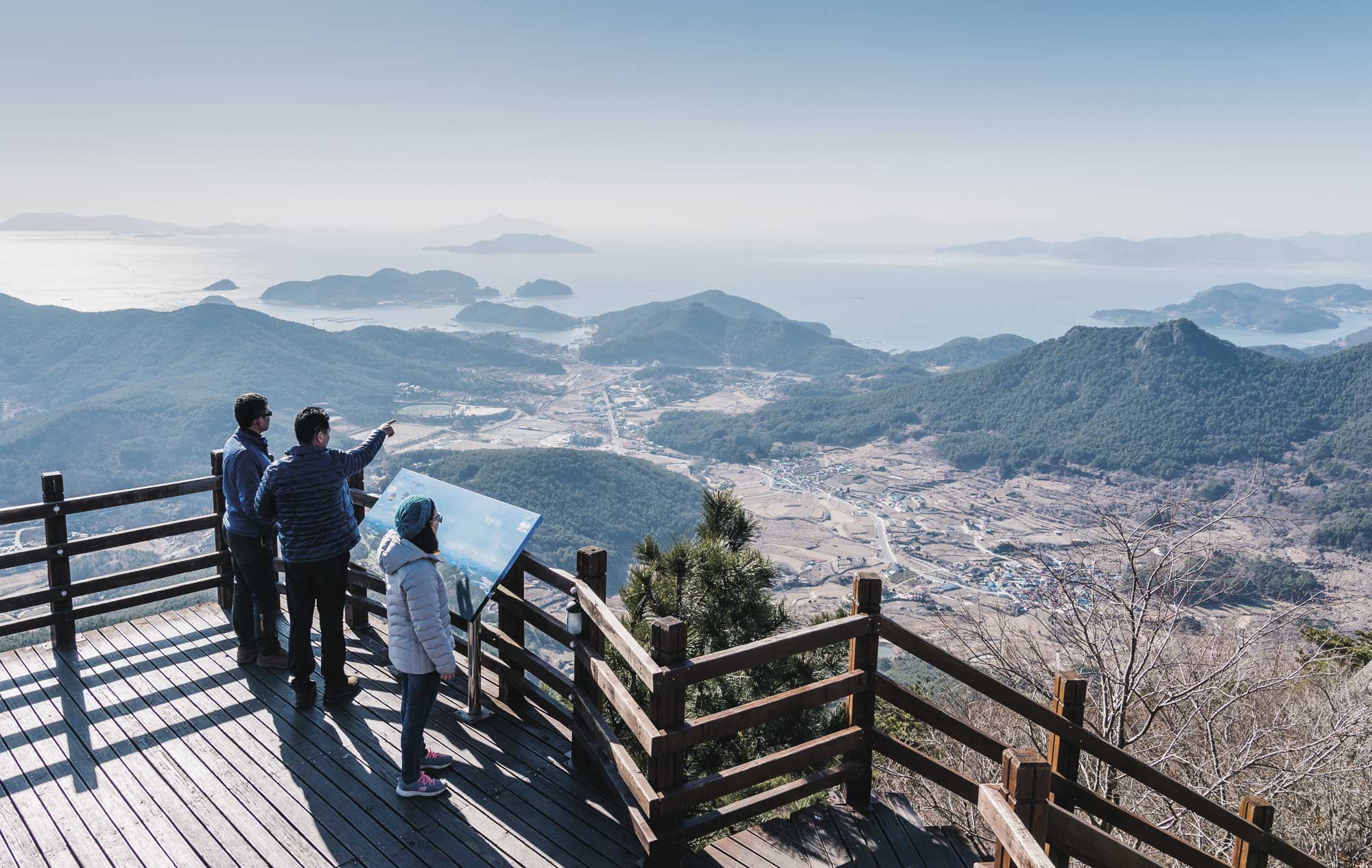 https://mdw-travel-data-us-east-1.s3.amazonaws.com/img/country/South-Korea/Tongyeong-Performaning-Arts-Center/img_01.jpg