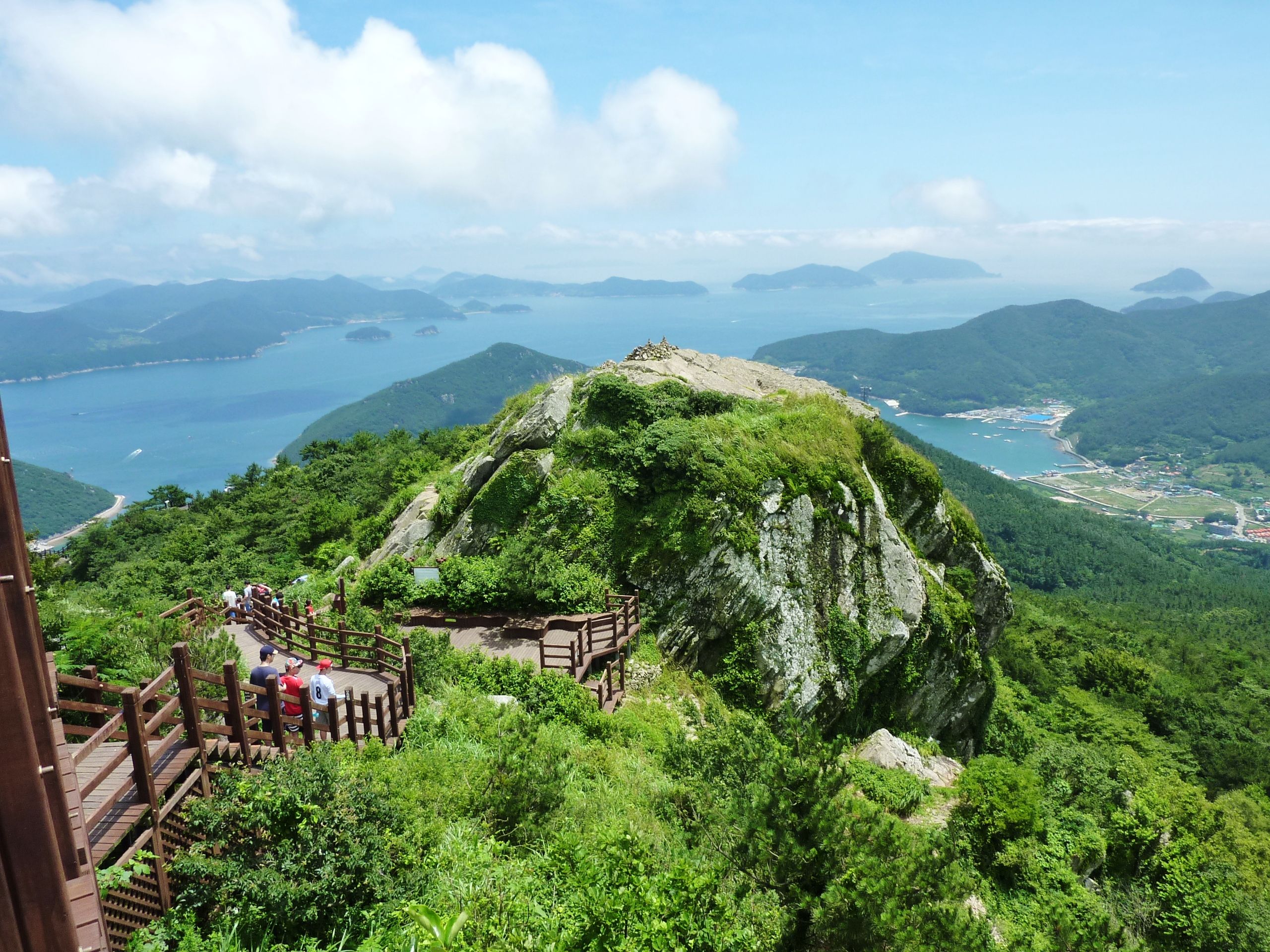 https://mdw-travel-data-us-east-1.s3.amazonaws.com/img/country/South-Korea/Tongyeong-Performaning-Arts-Center/img_02.jpg