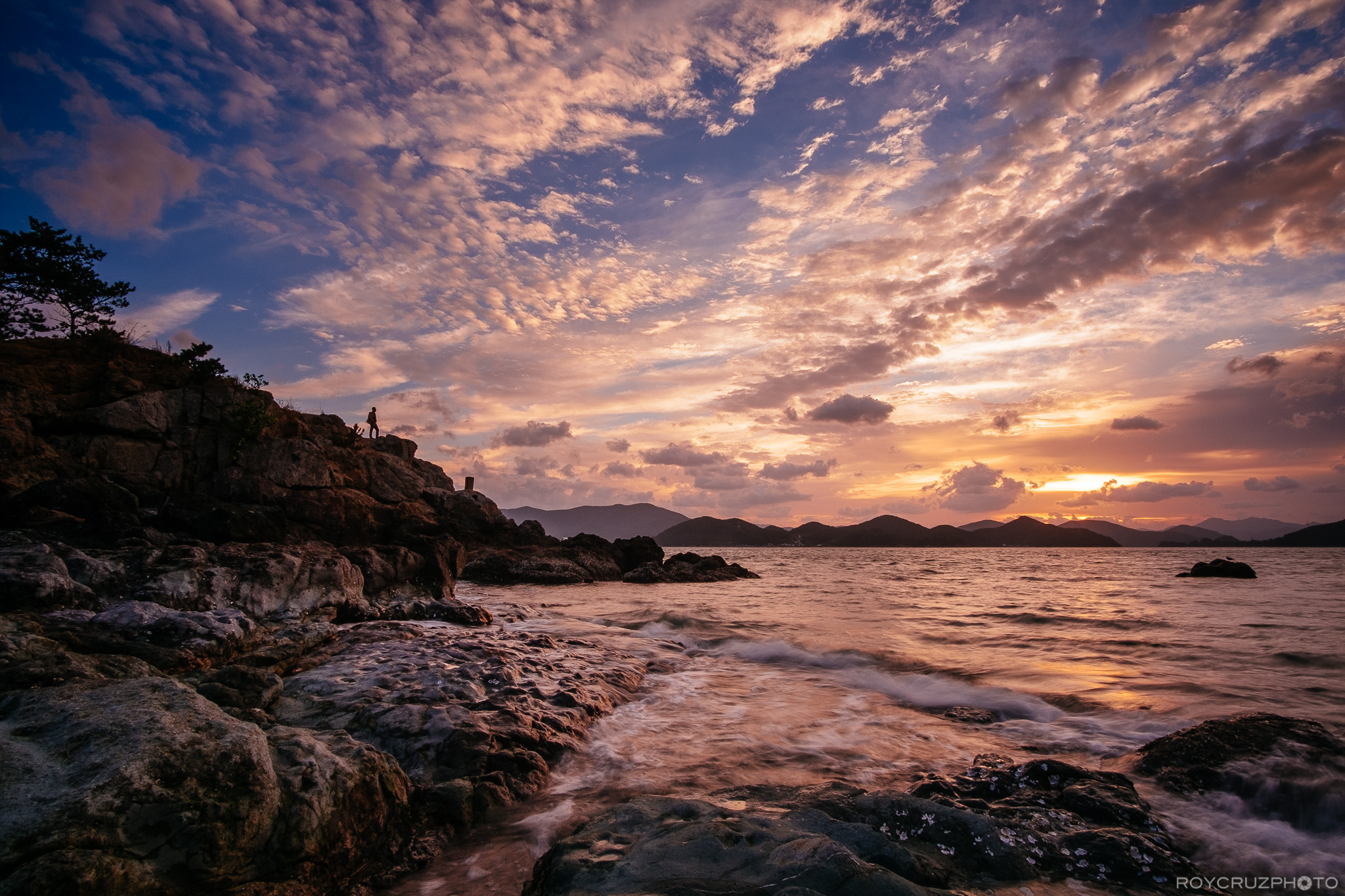 https://mdw-travel-data-us-east-1.s3.amazonaws.com/img/country/South-Korea/Tongyeong-Sunrise-Festival/img_01.jpg