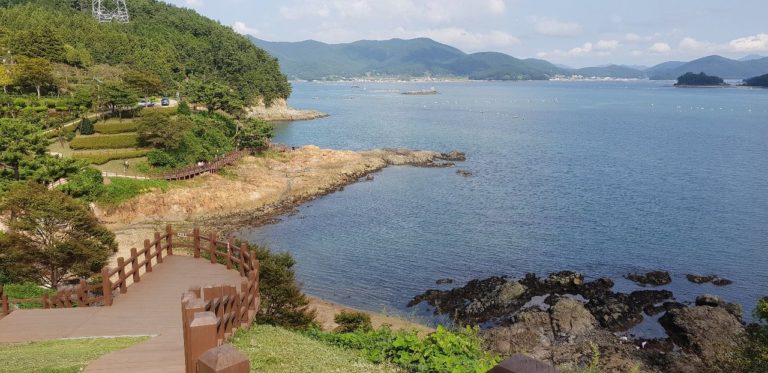 https://mdw-travel-data-us-east-1.s3.amazonaws.com/img/country/South-Korea/Tongyeong-Yi-Sun-sin-Park/img_03.jpg