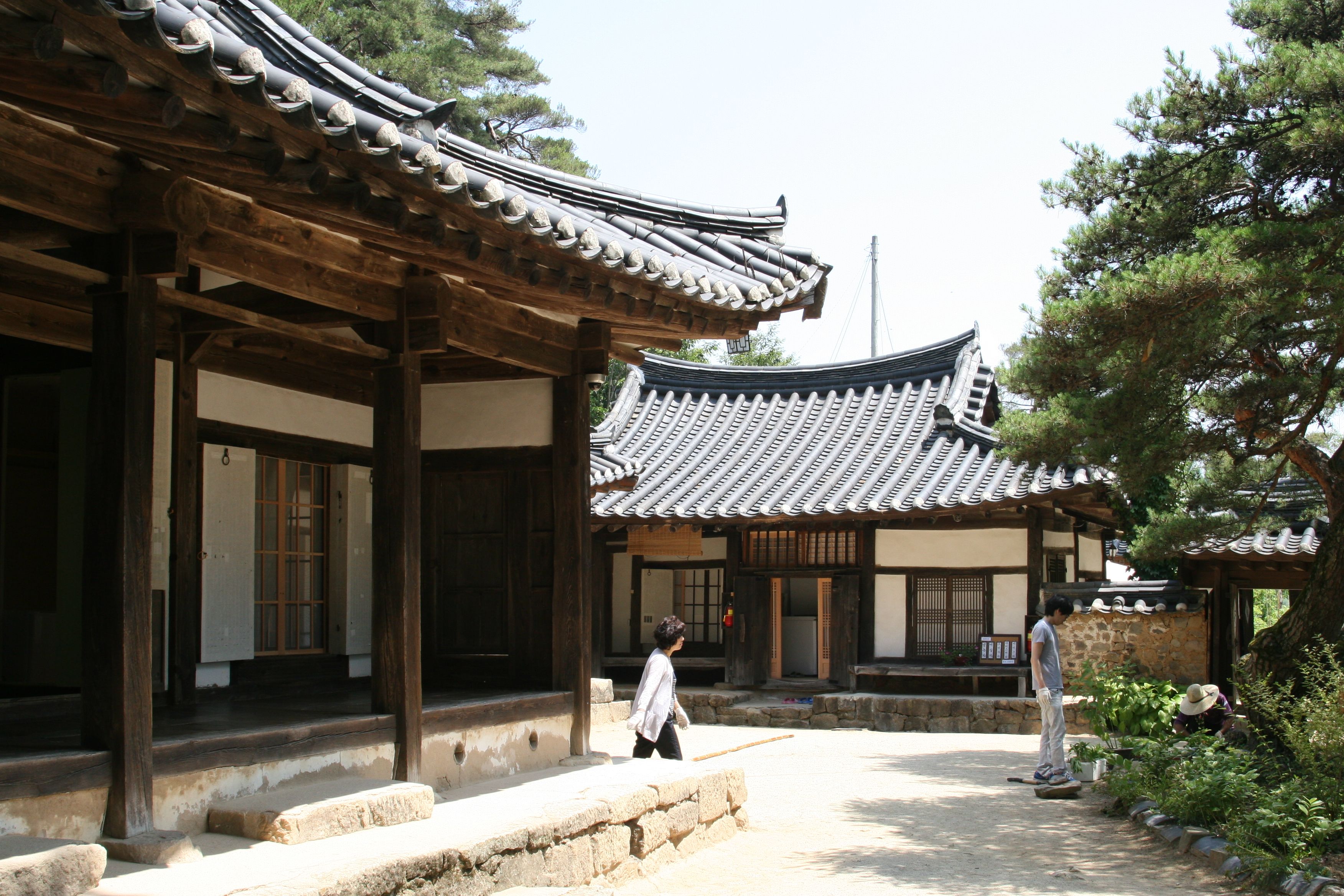 https://mdw-travel-data-us-east-1.s3.amazonaws.com/img/country/South-Korea/UNESCO-Andong-Hahoe-Folk-Village/img_03.jpg