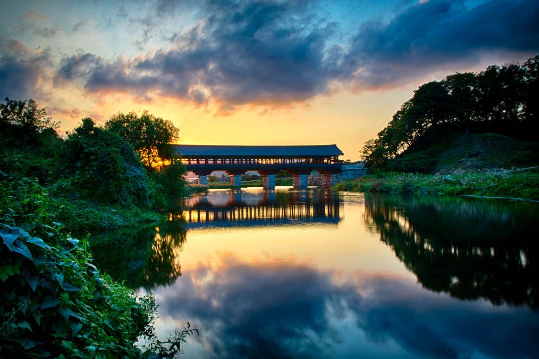 https://mdw-travel-data-us-east-1.s3.amazonaws.com/img/country/South-Korea/Woljeong-Bridge/img_00.jpg
