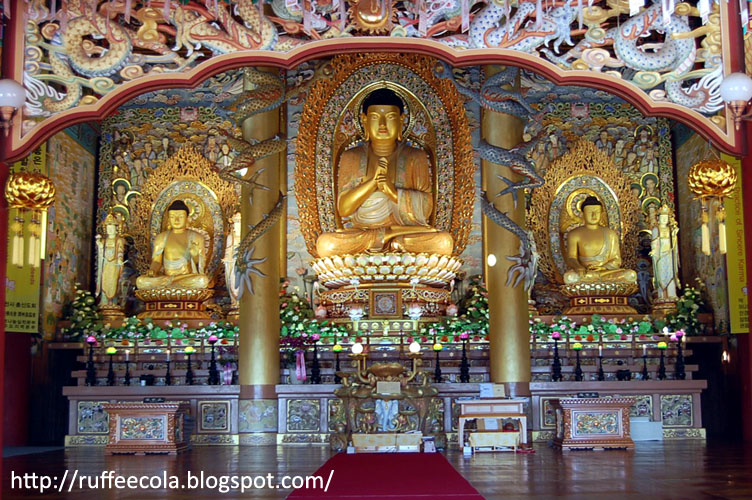 https://mdw-travel-data-us-east-1.s3.amazonaws.com/img/country/South-Korea/Yakcheonsa-Temple/img_03.jpg