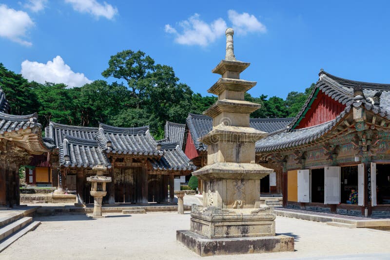 https://mdw-travel-data-us-east-1.s3.amazonaws.com/img/country/South-Korea/Yangsan-Tapsa-Temple/img_01.jpg