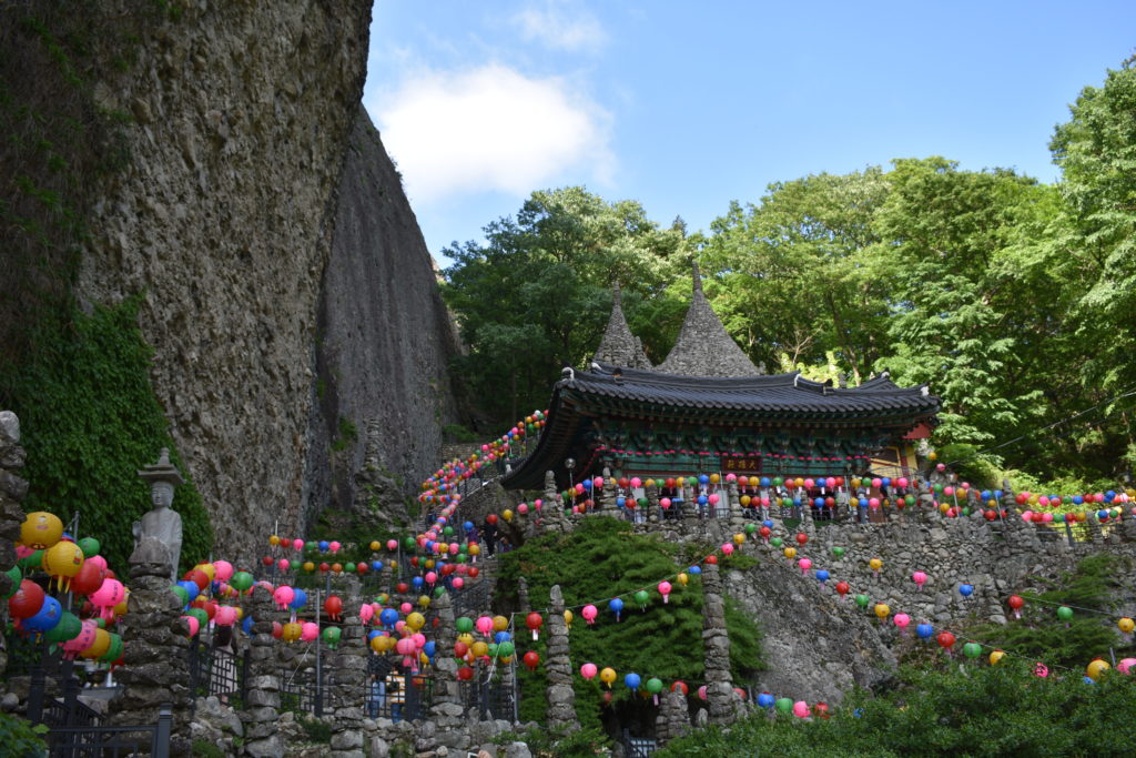 https://mdw-travel-data-us-east-1.s3.amazonaws.com/img/country/South-Korea/Yangsan-Tapsa-Temple/img_02.jpg