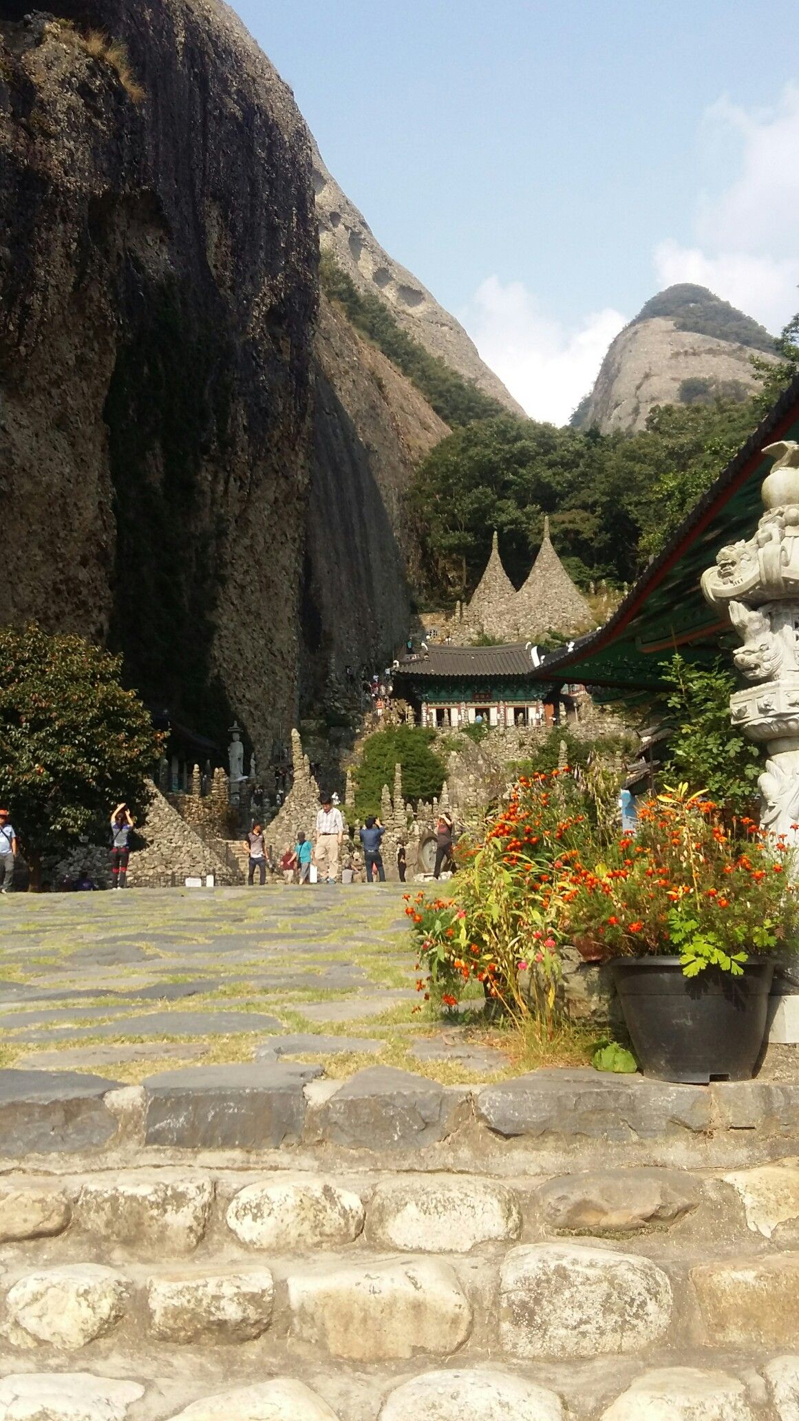 https://mdw-travel-data-us-east-1.s3.amazonaws.com/img/country/South-Korea/Yangsan-Tapsa-Temple/img_03.jpg