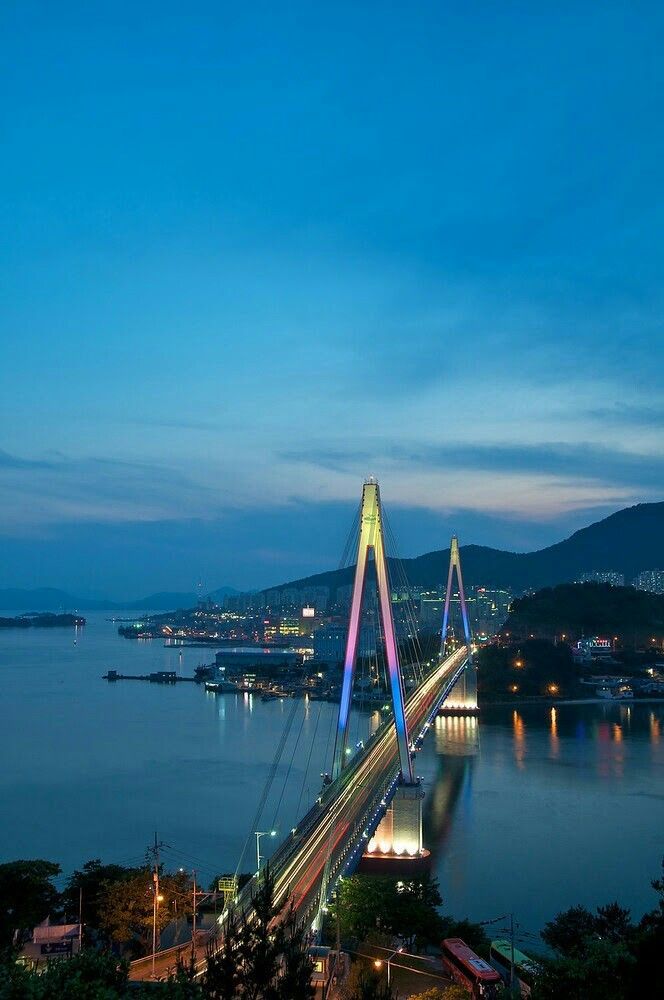 https://mdw-travel-data-us-east-1.s3.amazonaws.com/img/country/South-Korea/Yeosu-City-Hall-Observation-Deck/img_02.jpg