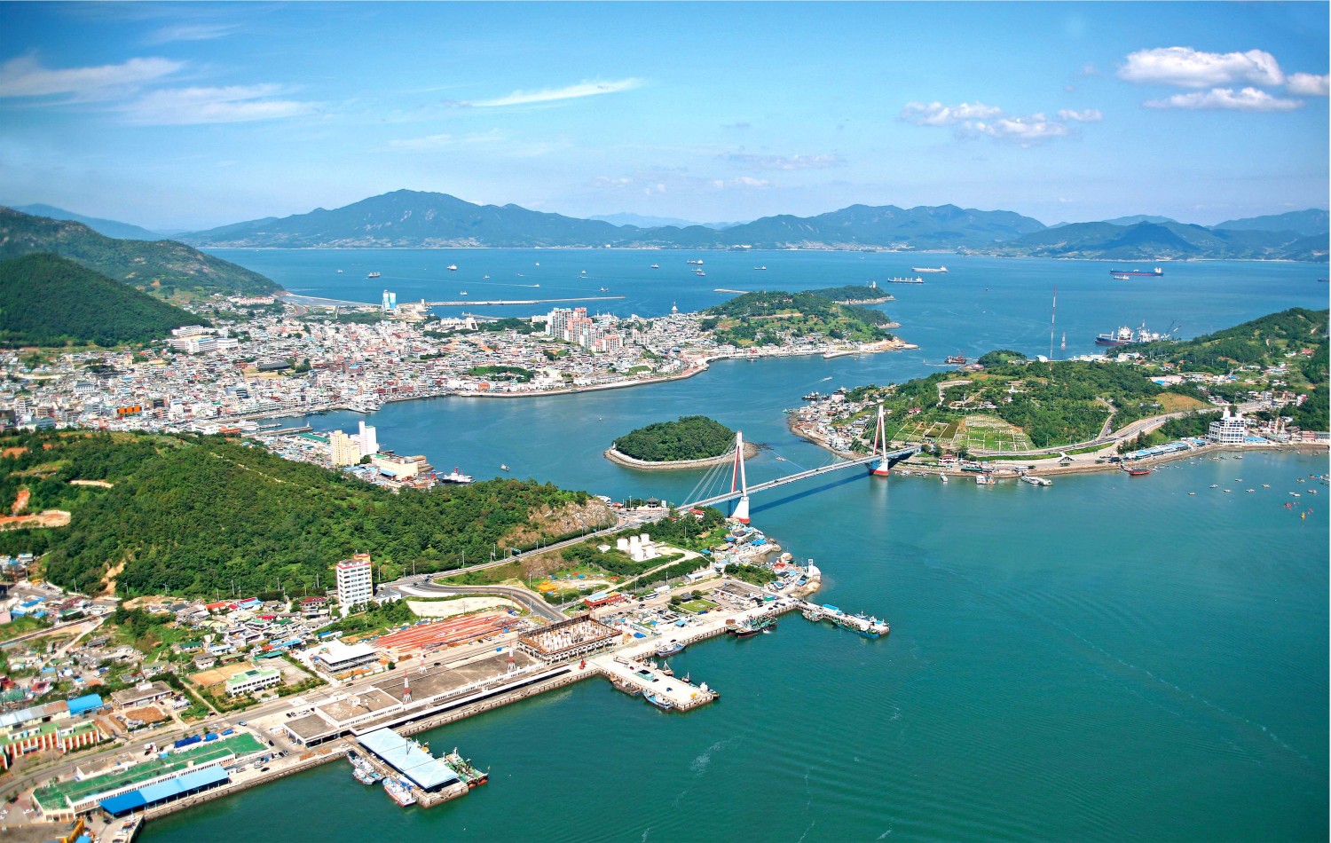 https://mdw-travel-data-us-east-1.s3.amazonaws.com/img/country/South-Korea/Yeosu-Maritime-Cable-Car/img_02.jpg