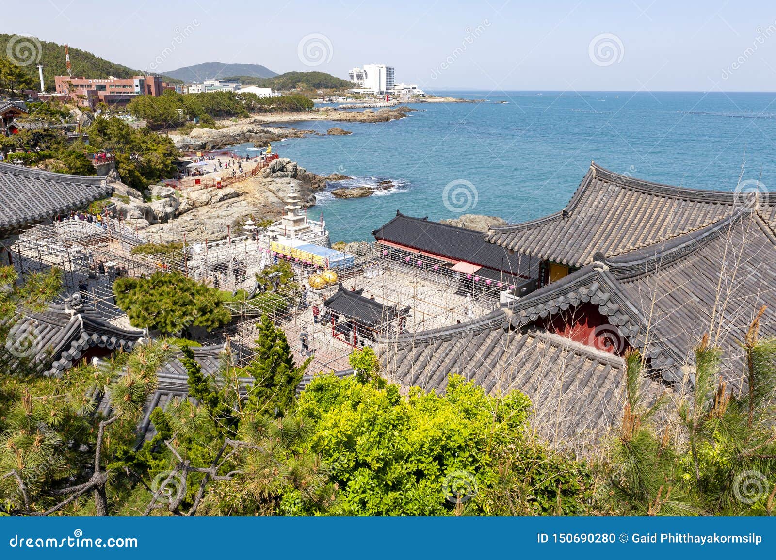 https://mdw-travel-data-us-east-1.s3.amazonaws.com/img/country/South-Korea/Yonggungsa-Temple/img_02.jpg