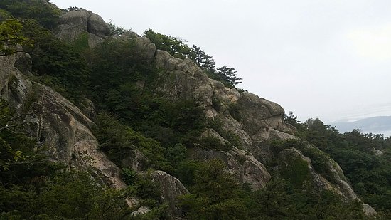 https://mdw-travel-data-us-east-1.s3.amazonaws.com/img/country/South-Korea/Yudal-Mountain/img_00.jpg