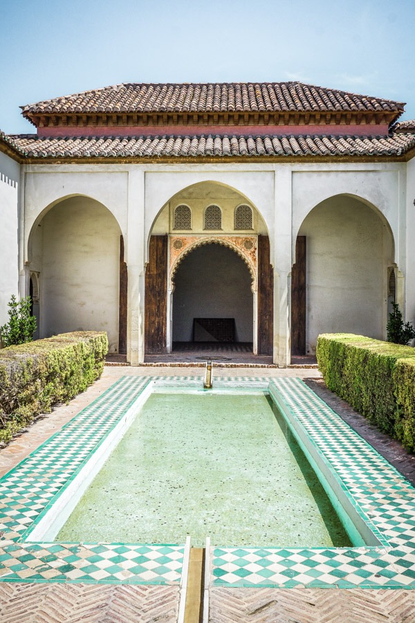 https://mdw-travel-data-us-east-1.s3.amazonaws.com/img/country/Spain/Alcazaba-of-Malaga/img_00.jpg