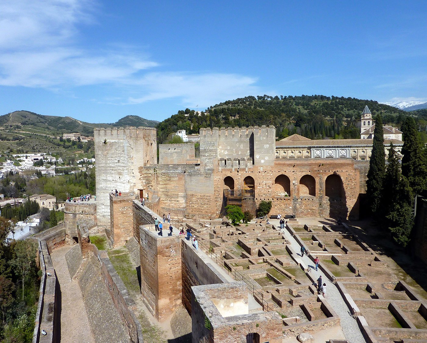 https://mdw-travel-data-us-east-1.s3.amazonaws.com/img/country/Spain/Alcazaba/img_02.jpg
