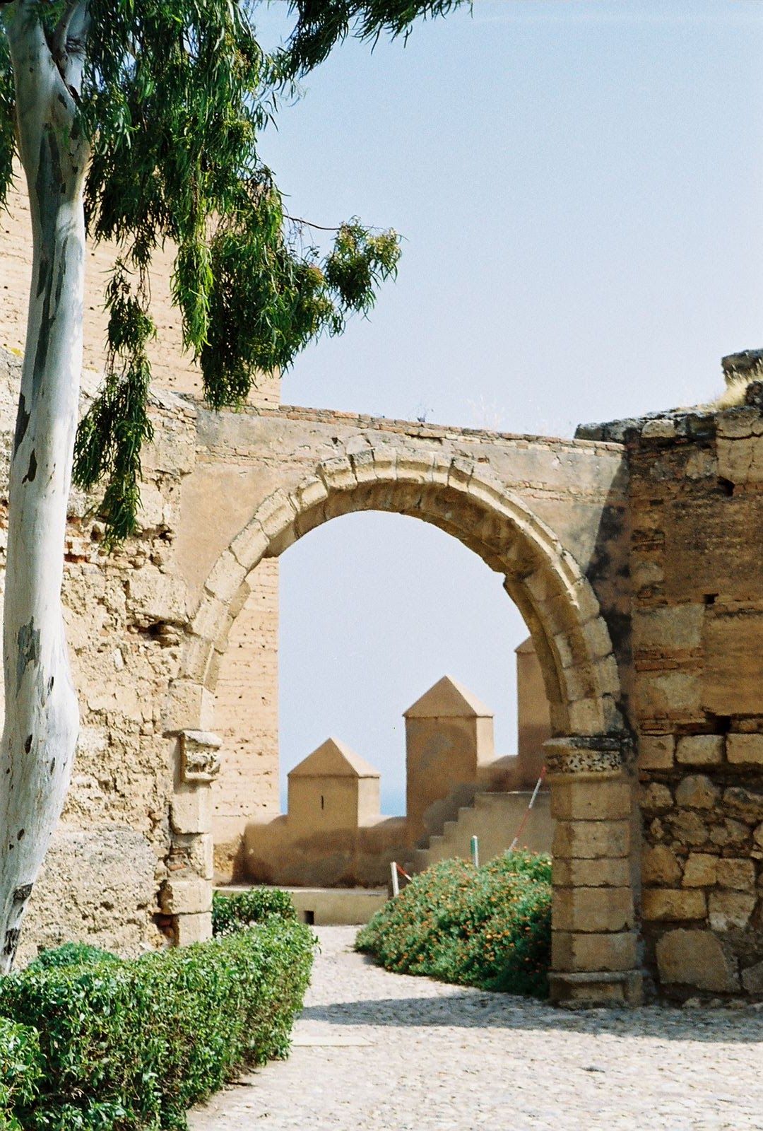 https://mdw-travel-data-us-east-1.s3.amazonaws.com/img/country/Spain/Alcazaba/img_03.jpg