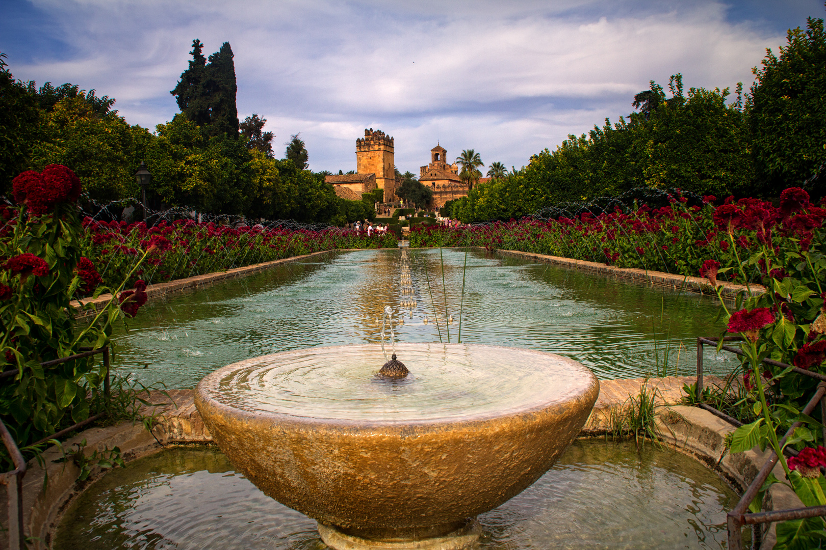 https://mdw-travel-data-us-east-1.s3.amazonaws.com/img/country/Spain/Alcazar-de-los-Reyes-Cristianos/img_01.jpg