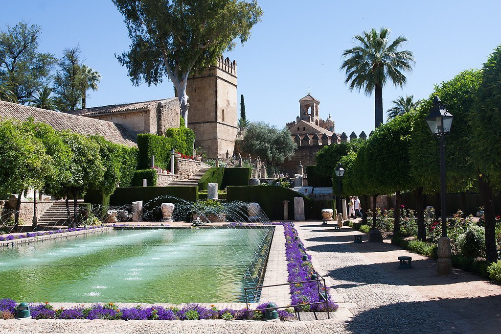 https://mdw-travel-data-us-east-1.s3.amazonaws.com/img/country/Spain/Alcazar-de-los-Reyes-Cristianos/img_02.jpg