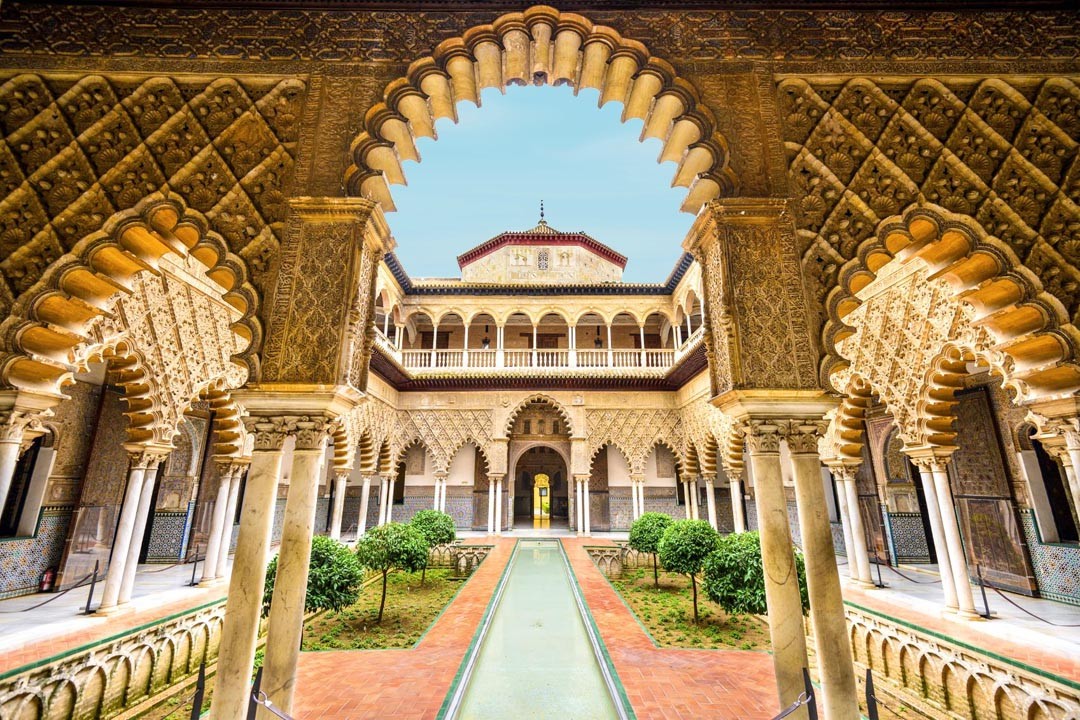 https://mdw-travel-data-us-east-1.s3.amazonaws.com/img/country/Spain/Alcazar-of-Seville/img_00.jpg