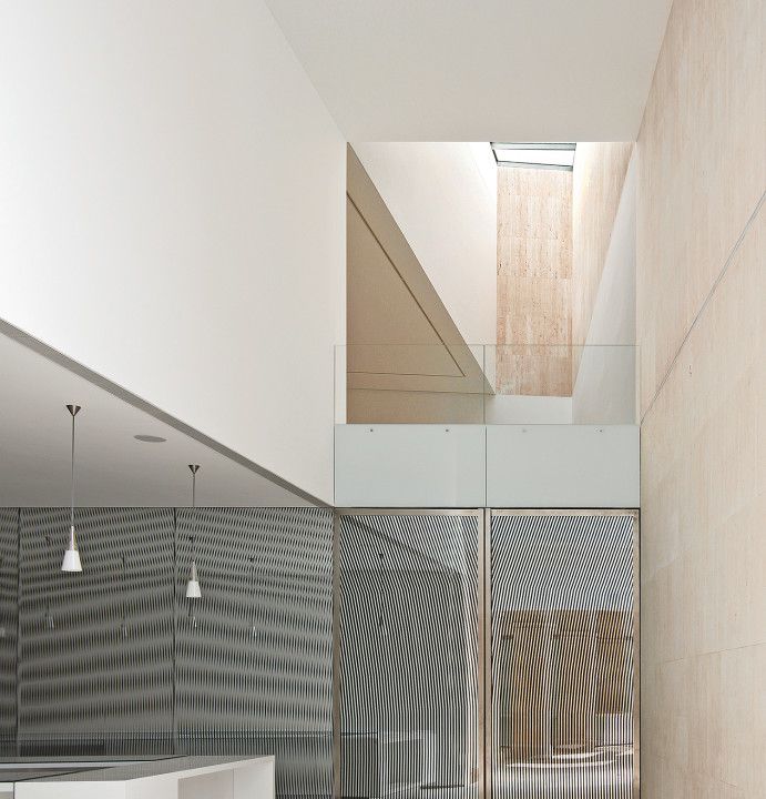 https://mdw-travel-data-us-east-1.s3.amazonaws.com/img/country/Spain/Alicante-Museum-of-Contemporary-Art/img_02.jpg