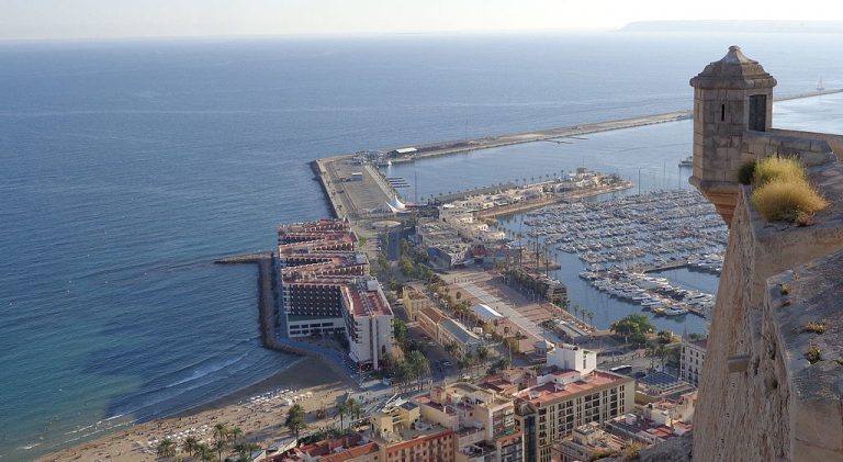 https://mdw-travel-data-us-east-1.s3.amazonaws.com/img/country/Spain/Alicante-Museum-of-Contemporary-Art/img_03.jpg