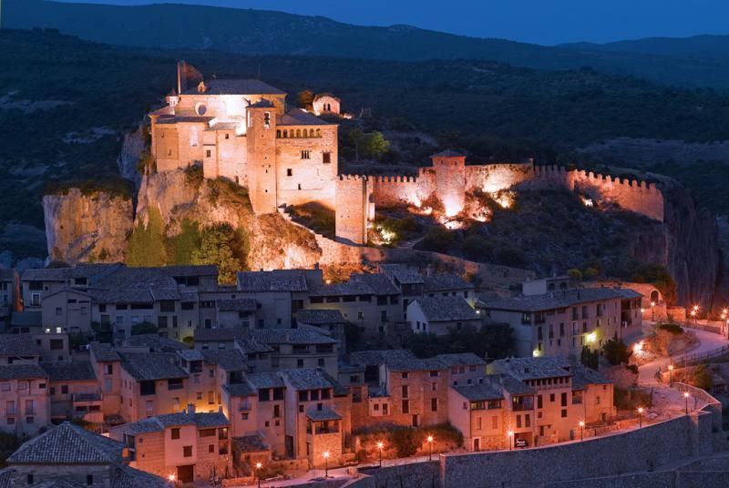 https://mdw-travel-data-us-east-1.s3.amazonaws.com/img/country/Spain/Alquezar/img_02.jpg