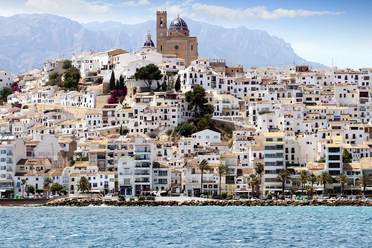 https://mdw-travel-data-us-east-1.s3.amazonaws.com/img/country/Spain/Altea-Old-Town/img_05.jpg