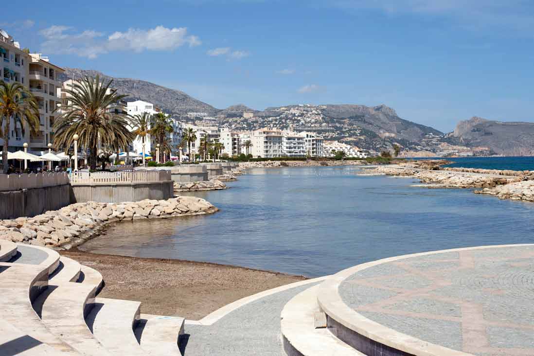 https://mdw-travel-data-us-east-1.s3.amazonaws.com/img/country/Spain/Altea-Promenade/img_00.jpg
