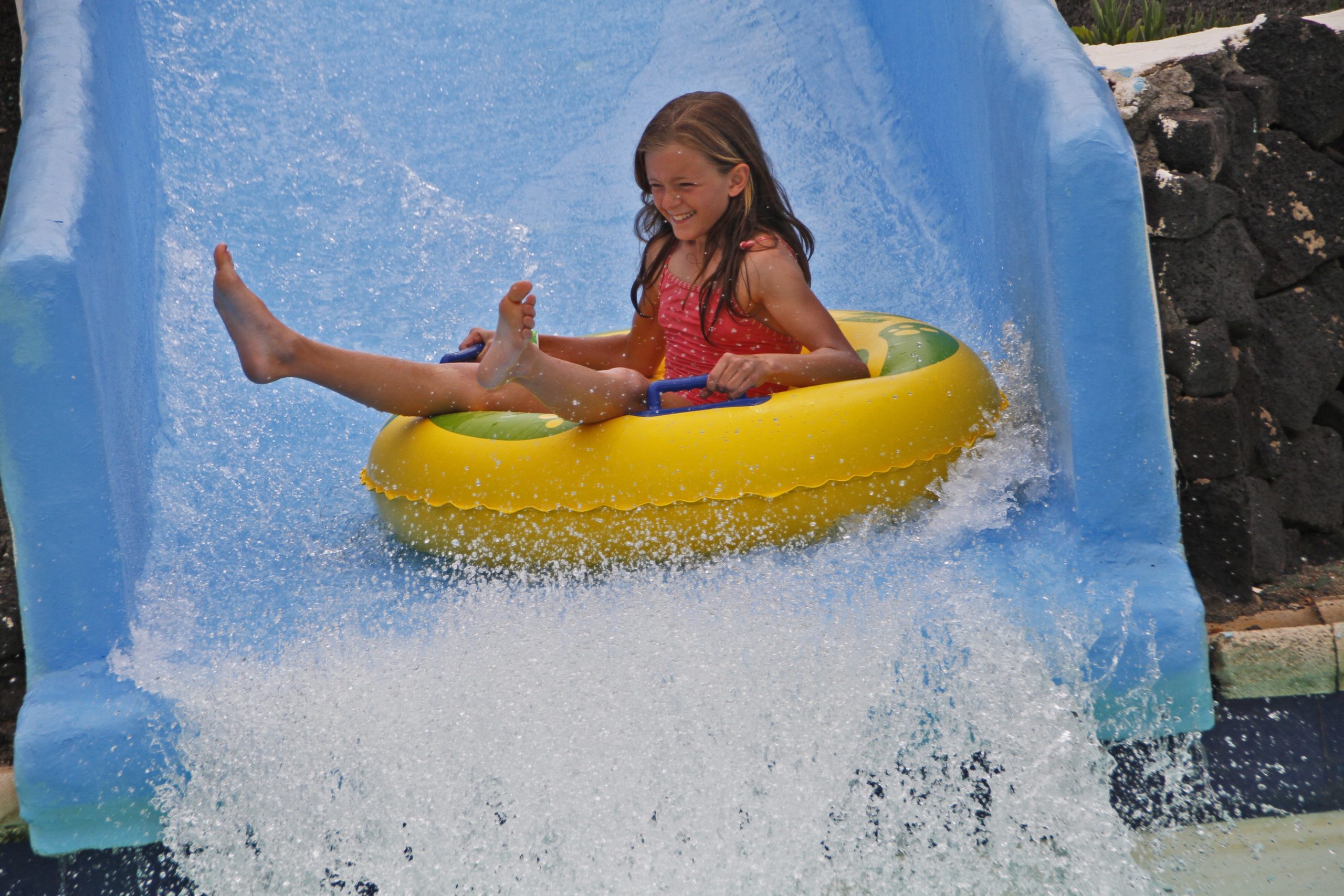 https://mdw-travel-data-us-east-1.s3.amazonaws.com/img/country/Spain/AquaPark-Costa-Teguise/img_02.jpg