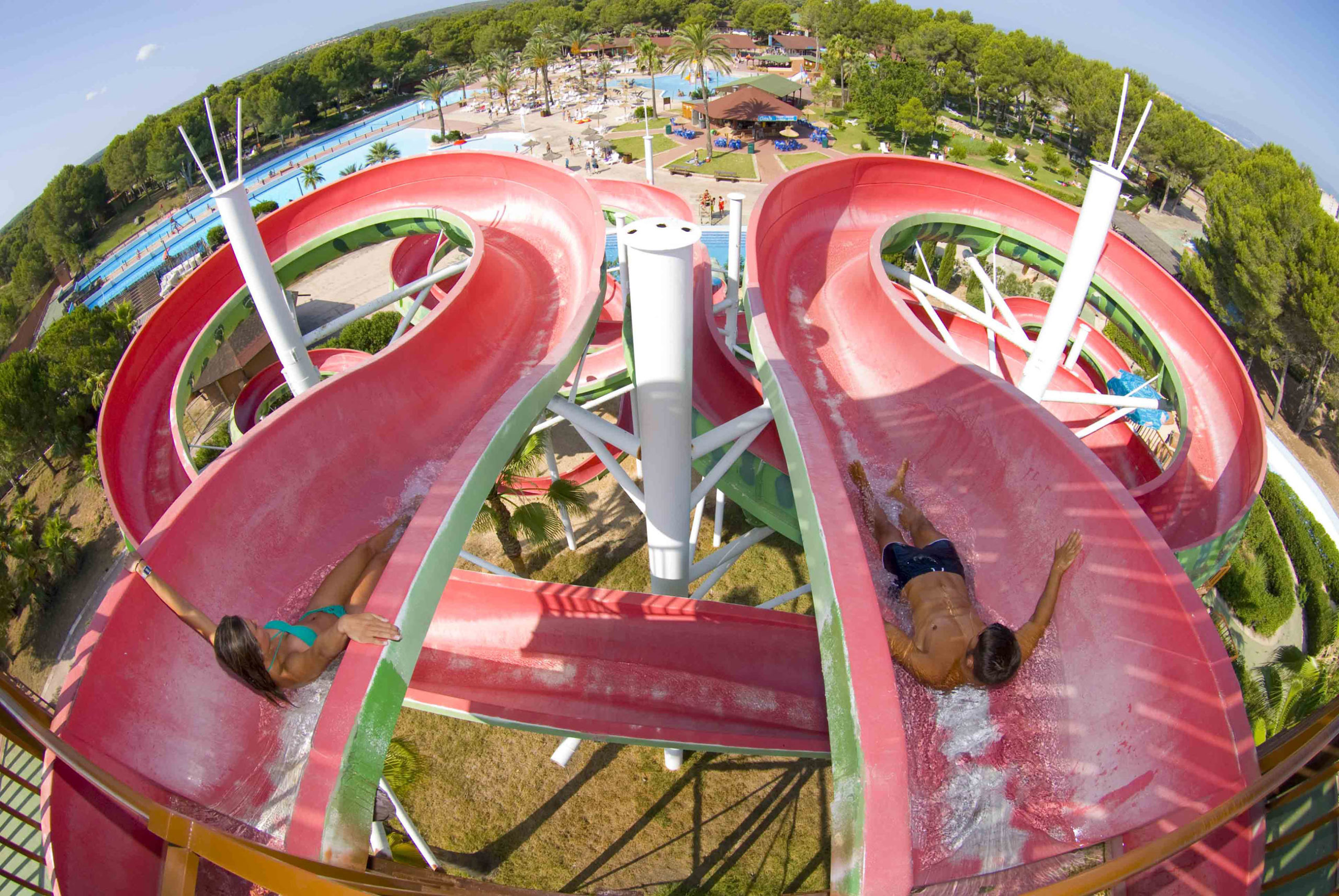 https://mdw-travel-data-us-east-1.s3.amazonaws.com/img/country/Spain/Aqualand-El-Arenal/img_02.jpg