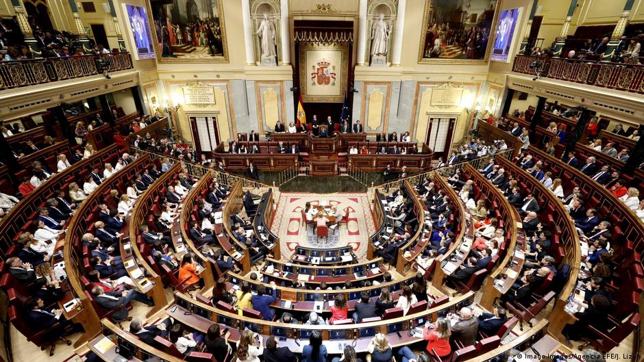 https://mdw-travel-data-us-east-1.s3.amazonaws.com/img/country/Spain/Aragonese-Parliament/img_02.jpg