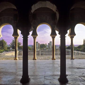https://mdw-travel-data-us-east-1.s3.amazonaws.com/img/country/Spain/Archaeological-Ensemble-of-Madinat-al-Zahra/img_00.jpg