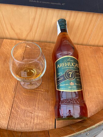 https://mdw-travel-data-us-east-1.s3.amazonaws.com/img/country/Spain/Arucas-Rum-Distillery/img_00.jpg