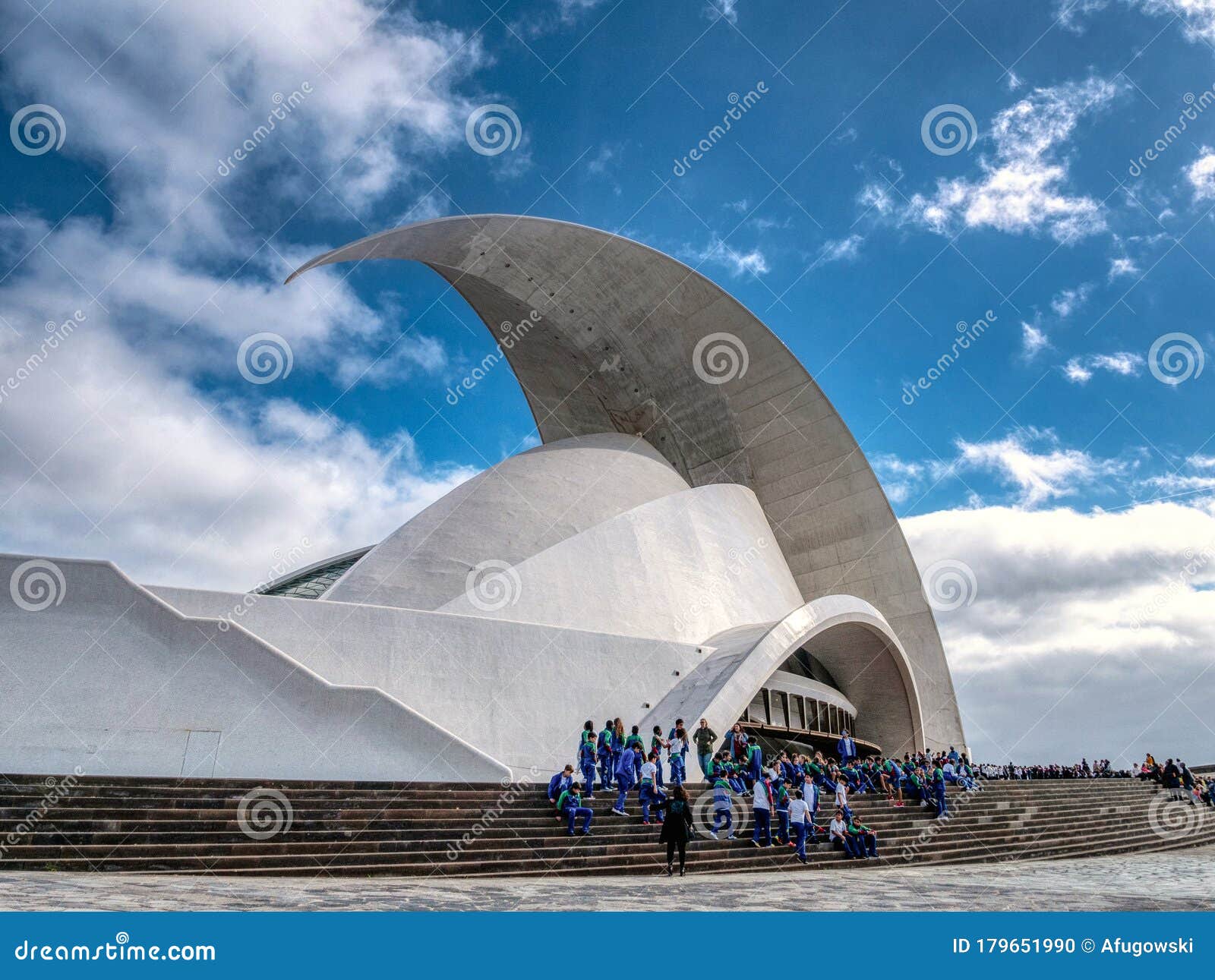 https://mdw-travel-data-us-east-1.s3.amazonaws.com/img/country/Spain/Auditorio-de-Tenerife/img_04.jpg