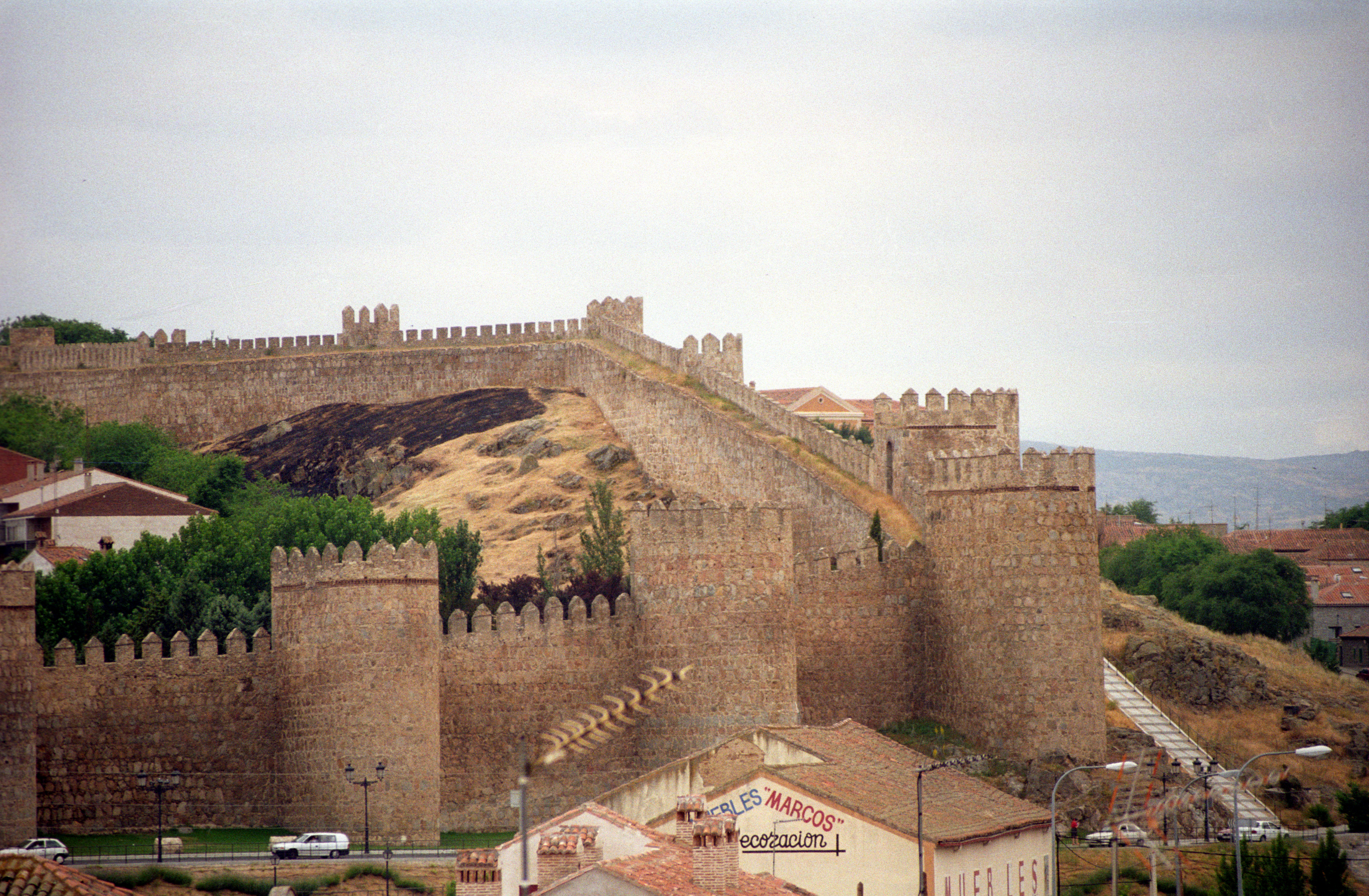 https://mdw-travel-data-us-east-1.s3.amazonaws.com/img/country/Spain/Avila-Walls/img_02.jpg
