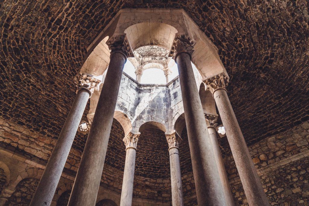 https://mdw-travel-data-us-east-1.s3.amazonaws.com/img/country/Spain/Banys-Arabs/img_01.jpg