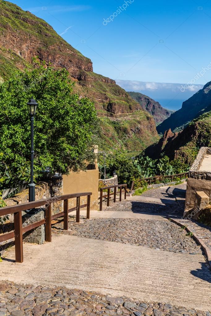 https://mdw-travel-data-us-east-1.s3.amazonaws.com/img/country/Spain/Barranco-de-Guayadeque/img_05.jpg
